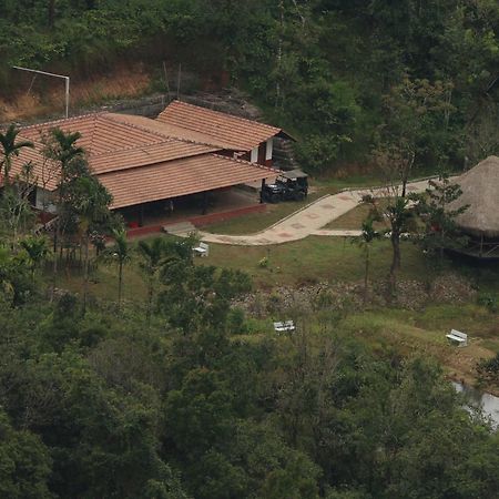 The Kaduhithlu Hotel สากเลศปุระ ภายนอก รูปภาพ